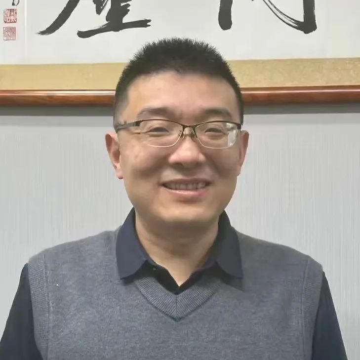 龙8long8，美国加大芯片制裁之时中国半导体出口破万亿